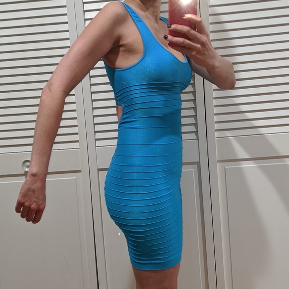 Bebe - Picture 4 of 6